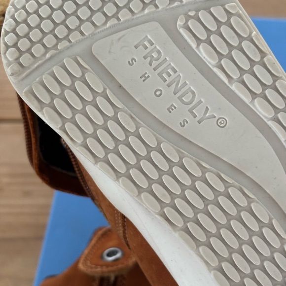 Men's Medimoto Mid-Top Brown Suede Shoe Size 10WW - Picture 12 of 13